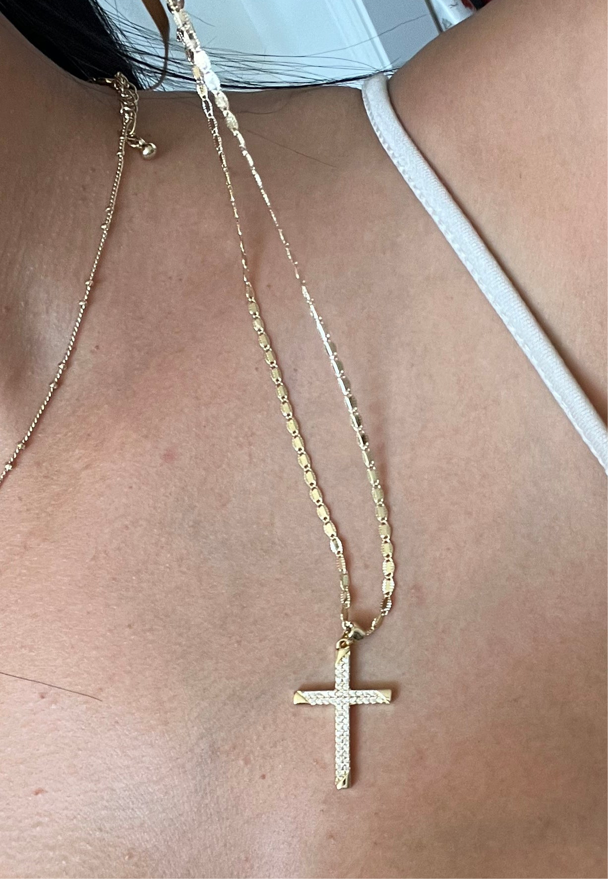 LUX GOLD CROSS NECKLACE